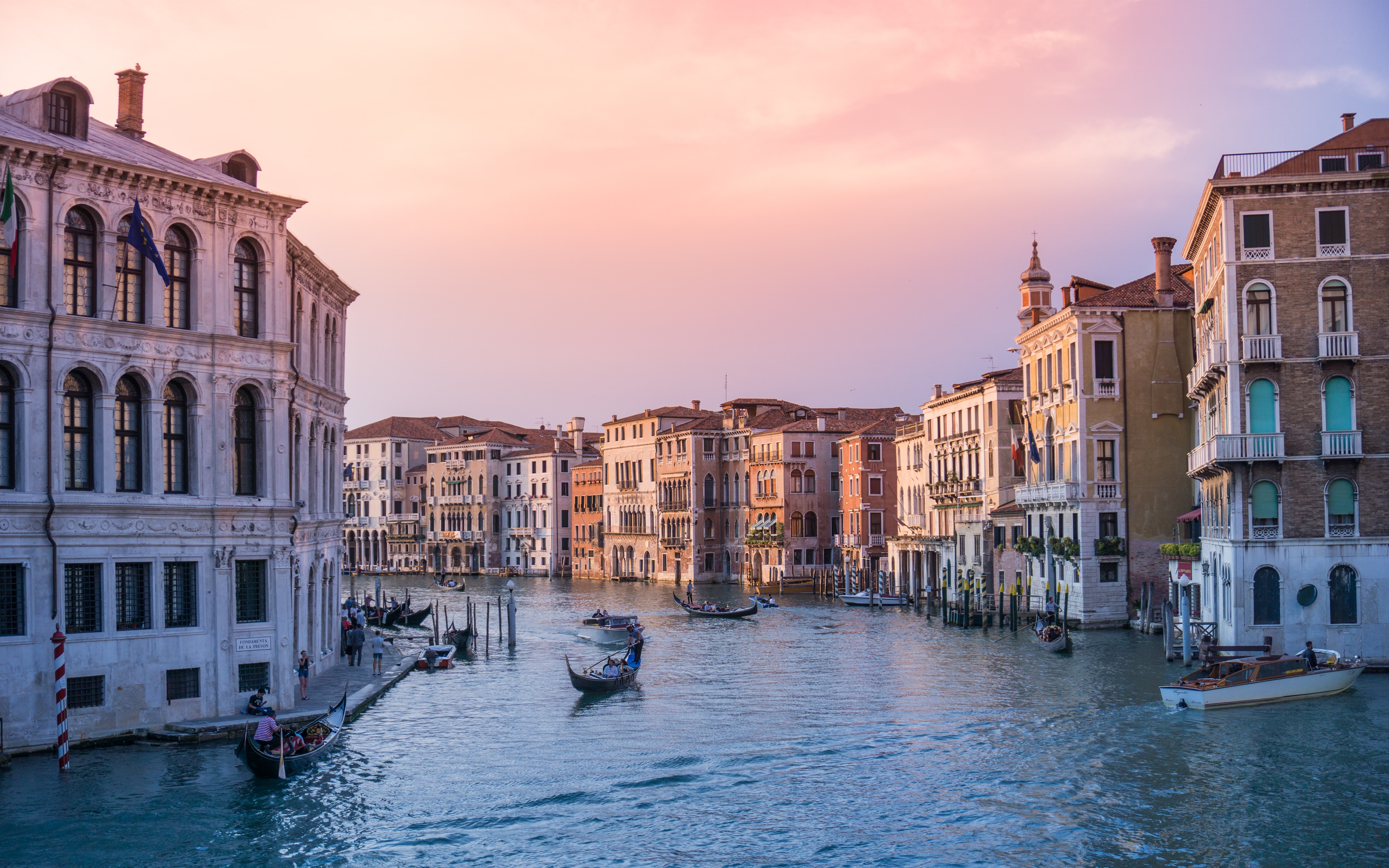 Senset on Canals, Venice